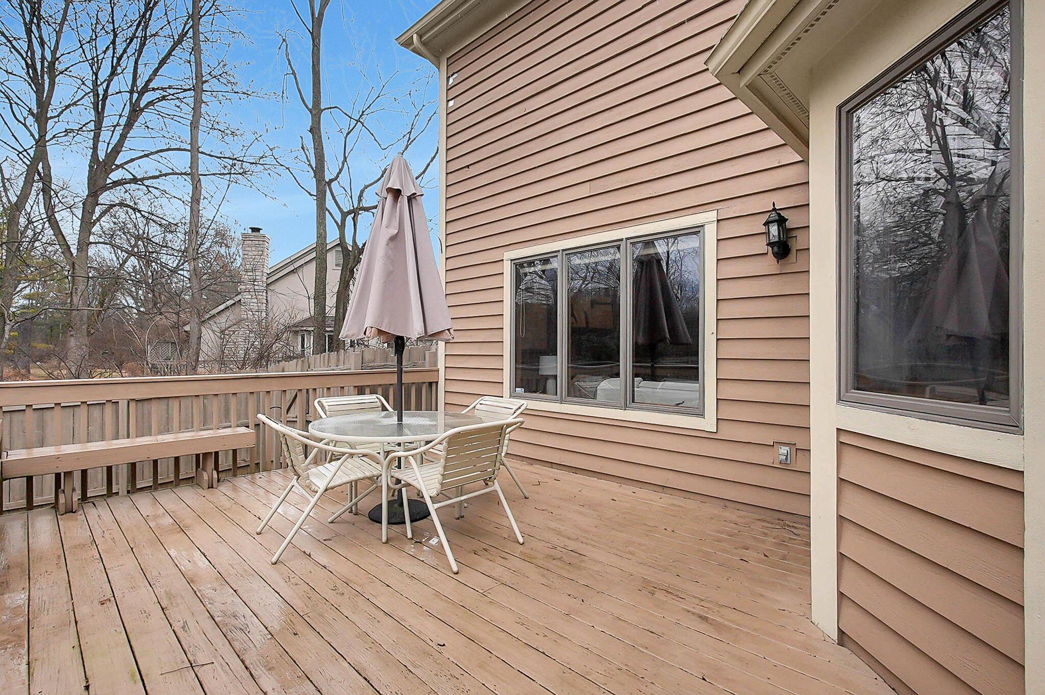 6885 Ravine Circle Columbus, OH 43085 - Photo 32 of 34 Backyard - Deck