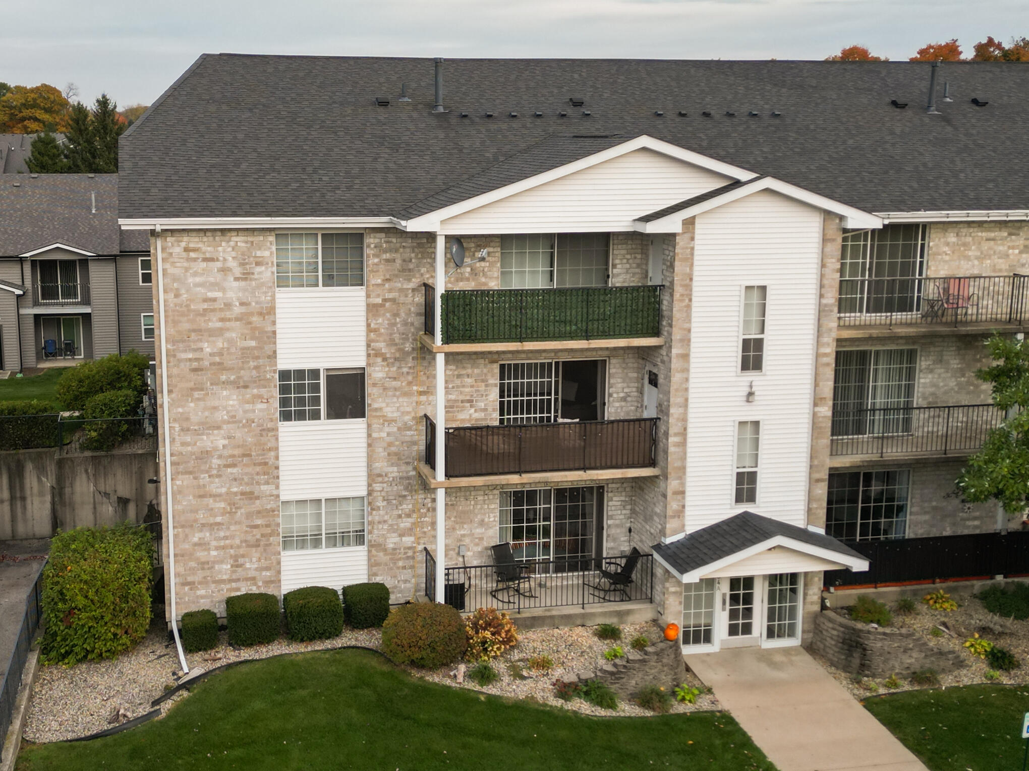 404 Sturdy Road, Unit A5 Valparaiso, IN 46383 - Photo 2 of 17 2040x1530