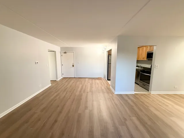 $1,550 | 1460 Fairlane Drive, Unit 310, Schaumburg, IL 60193