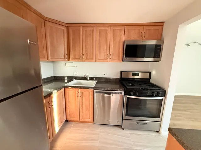 $1,550 | 1460 Fairlane Drive, Unit 310, Schaumburg, IL 60193