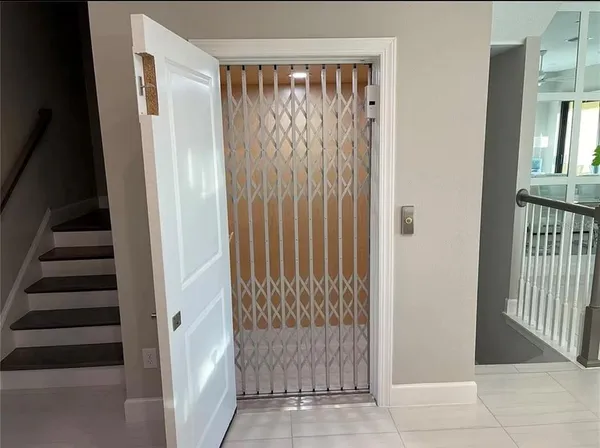 $3,795 | 5569 Cannes Circle, Sarasota, FL 34231