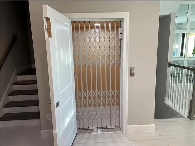 $3,795 | 5569 Cannes Circle, Sarasota, FL 34231