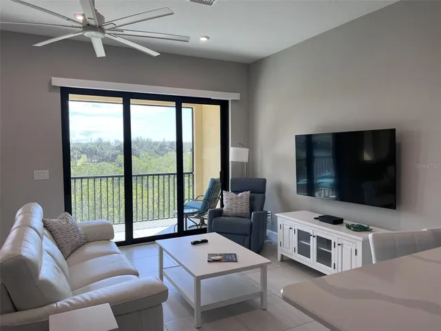 $3,795 | 5569 Cannes Circle, Sarasota, FL 34231