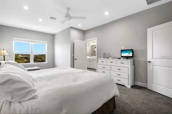 $3,795 | 5569 Cannes Circle, Sarasota, FL 34231