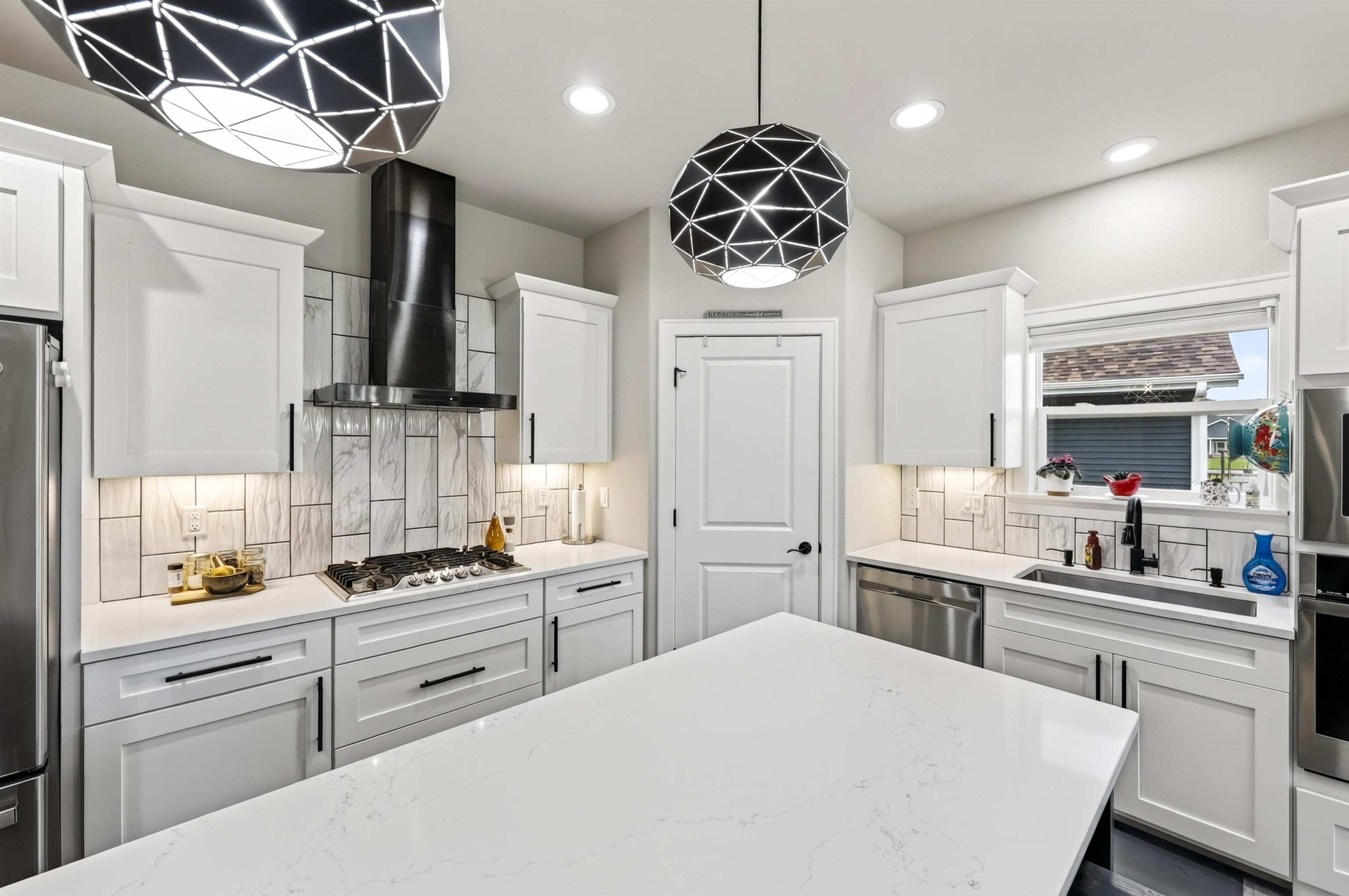 142 North Legacy Way Sun Prairie, WI 53590 - Photo 13 of 41 Gallery Image 13