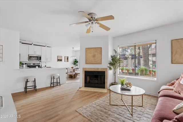 a view of livingroom with furniture