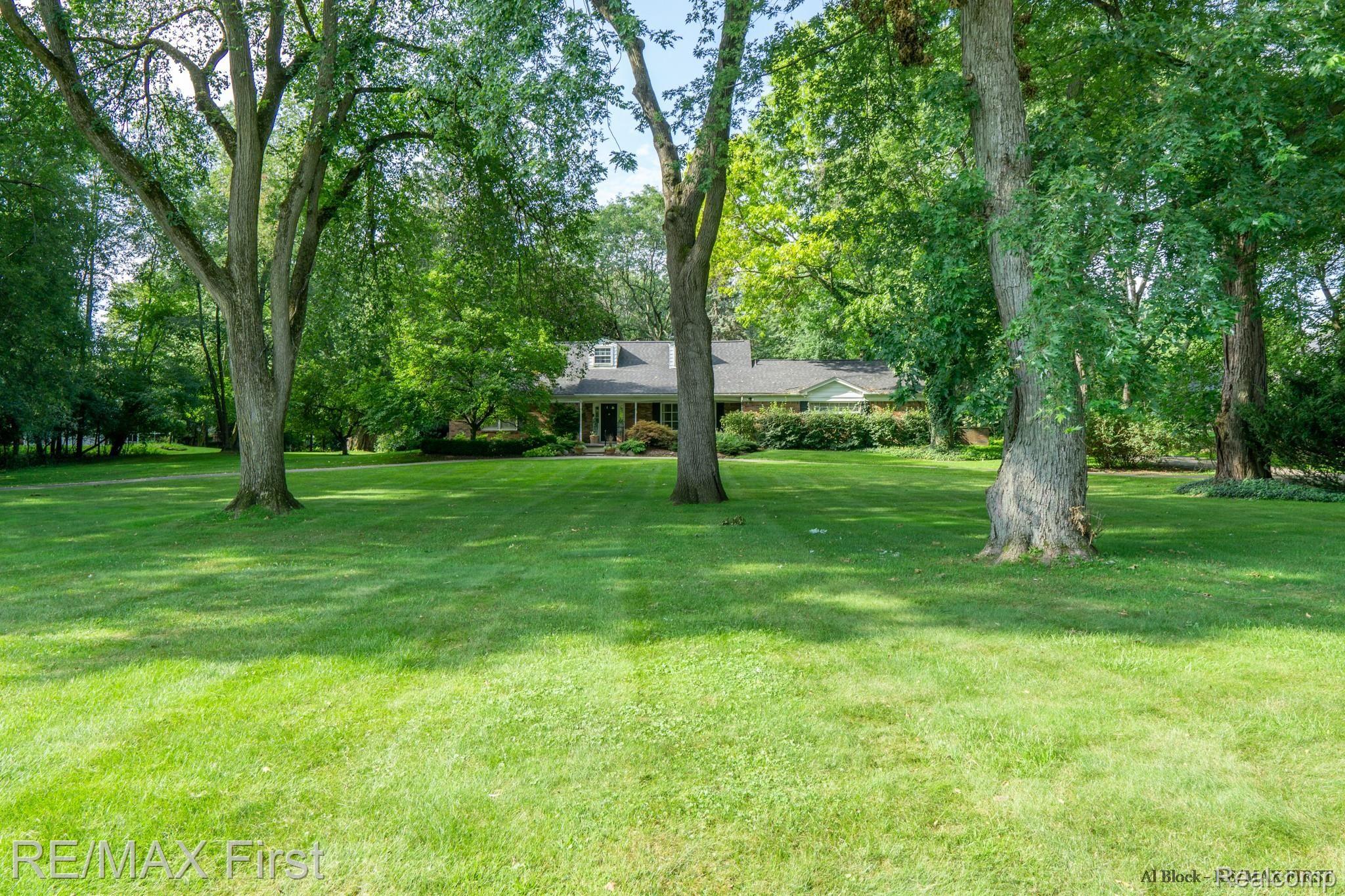 4660 Dover Road Bloomfield Hills, MI 48304 - Photo 8 of 48 DSC06370.jpg