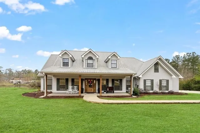 $370,000 | 60167 Greentree Drive, Bogalusa, LA 70427