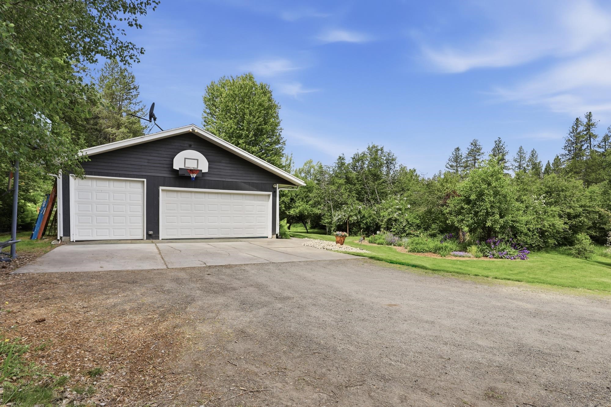 6414 East Chattaroy Road Chattaroy, WA 99003 - Photo 32 of 50 Gallery Image 32