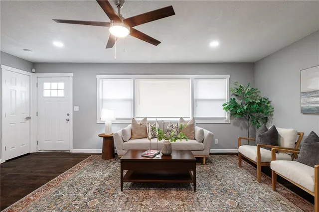 $229,900 | 2507 South Arlington Avenue, Independence, MO 64052