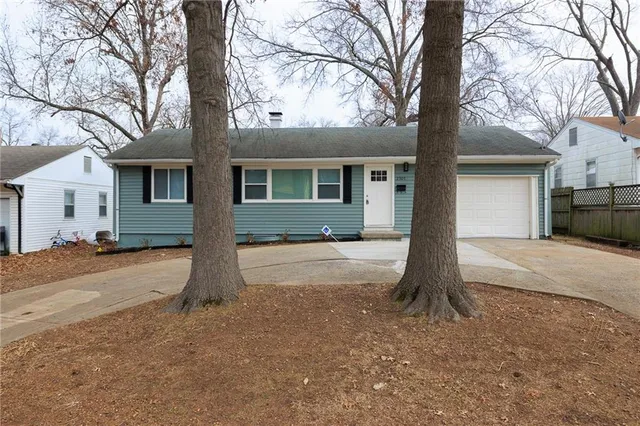 $229,900 | 2507 South Arlington Avenue, Independence, MO 64052