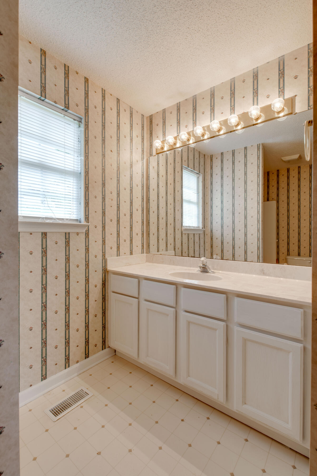 9349 Barbee Road Soddy Daisy, TN 37379 - Photo 12 of 25 D85_1791