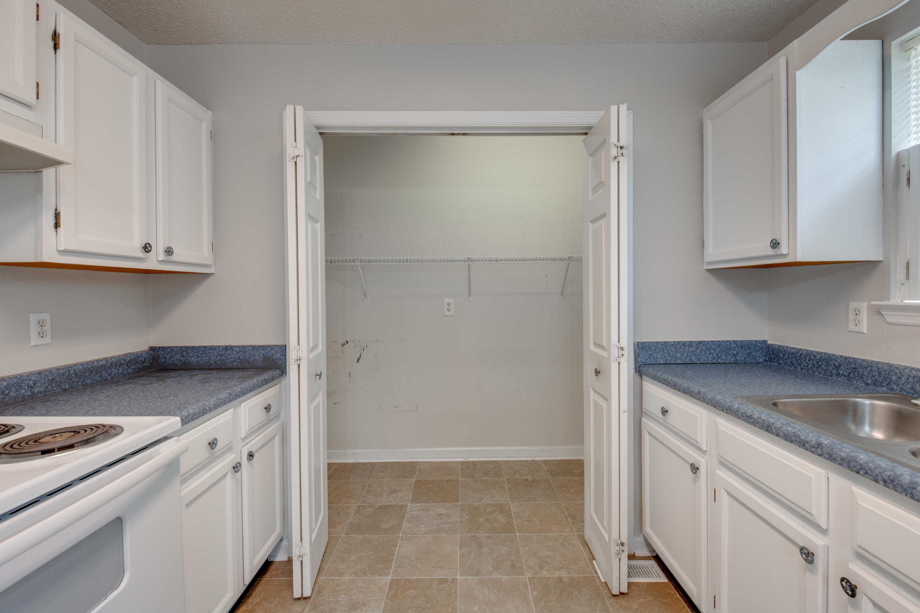 9349 Barbee Road Soddy Daisy, TN 37379 - Photo 7 of 25 D85_1758