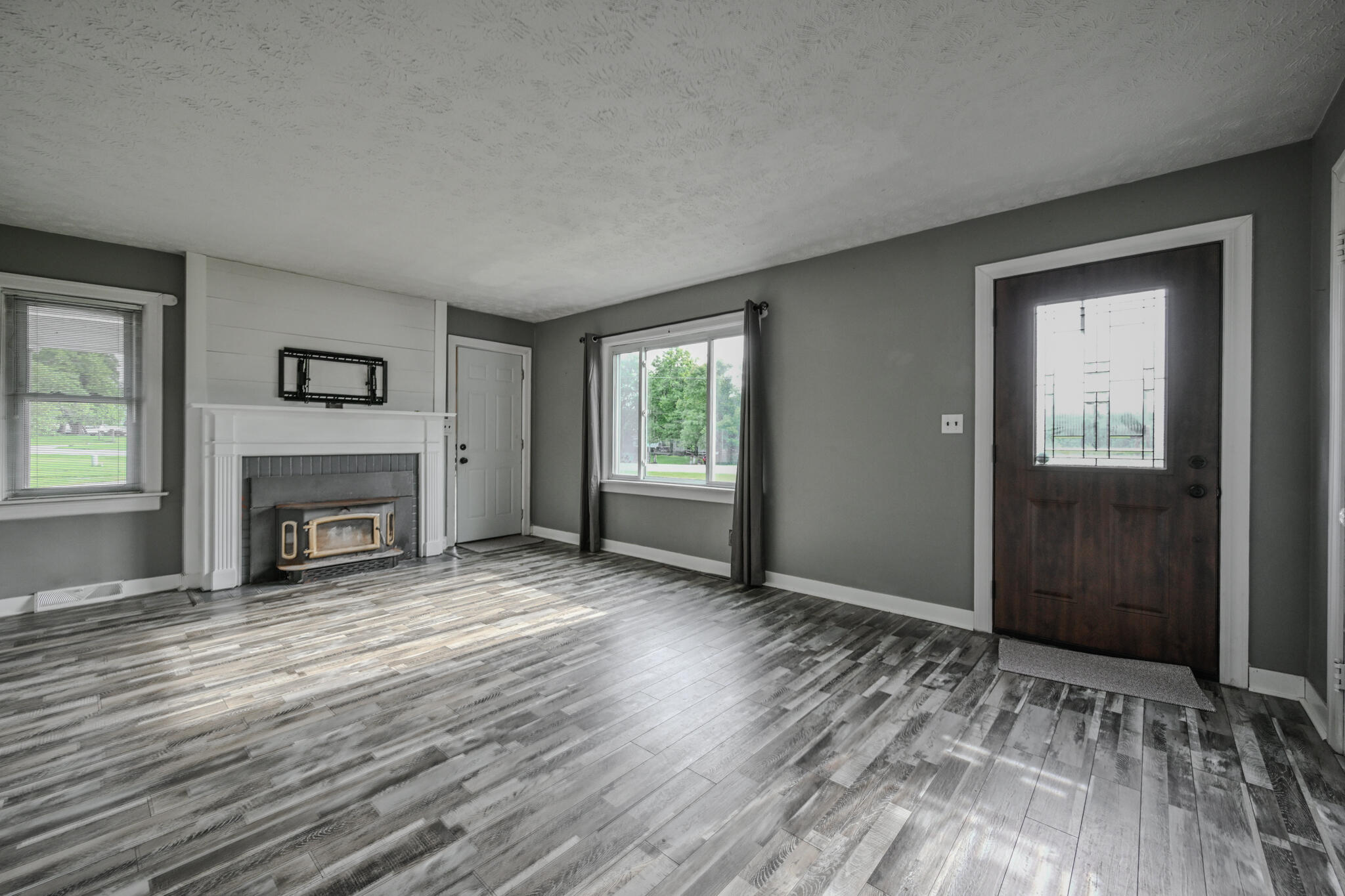 3301 Troy Road Springfield, OH 45504 - Photo 5 of 33 20260820-3301 Troy Rd-009