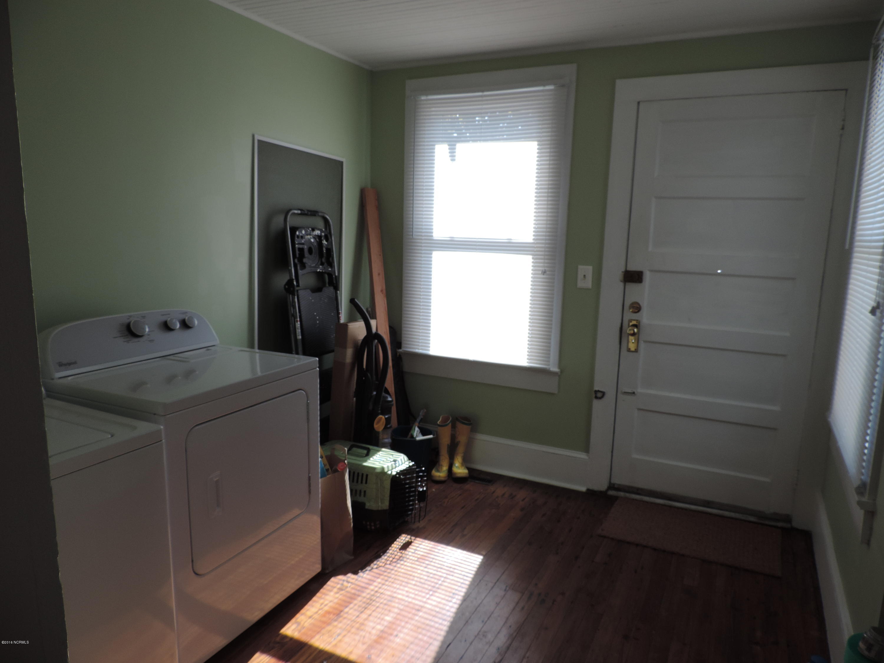 1323 Rhem Avenue New Bern, NC 28560 - Photo 16 of 37 Back Door