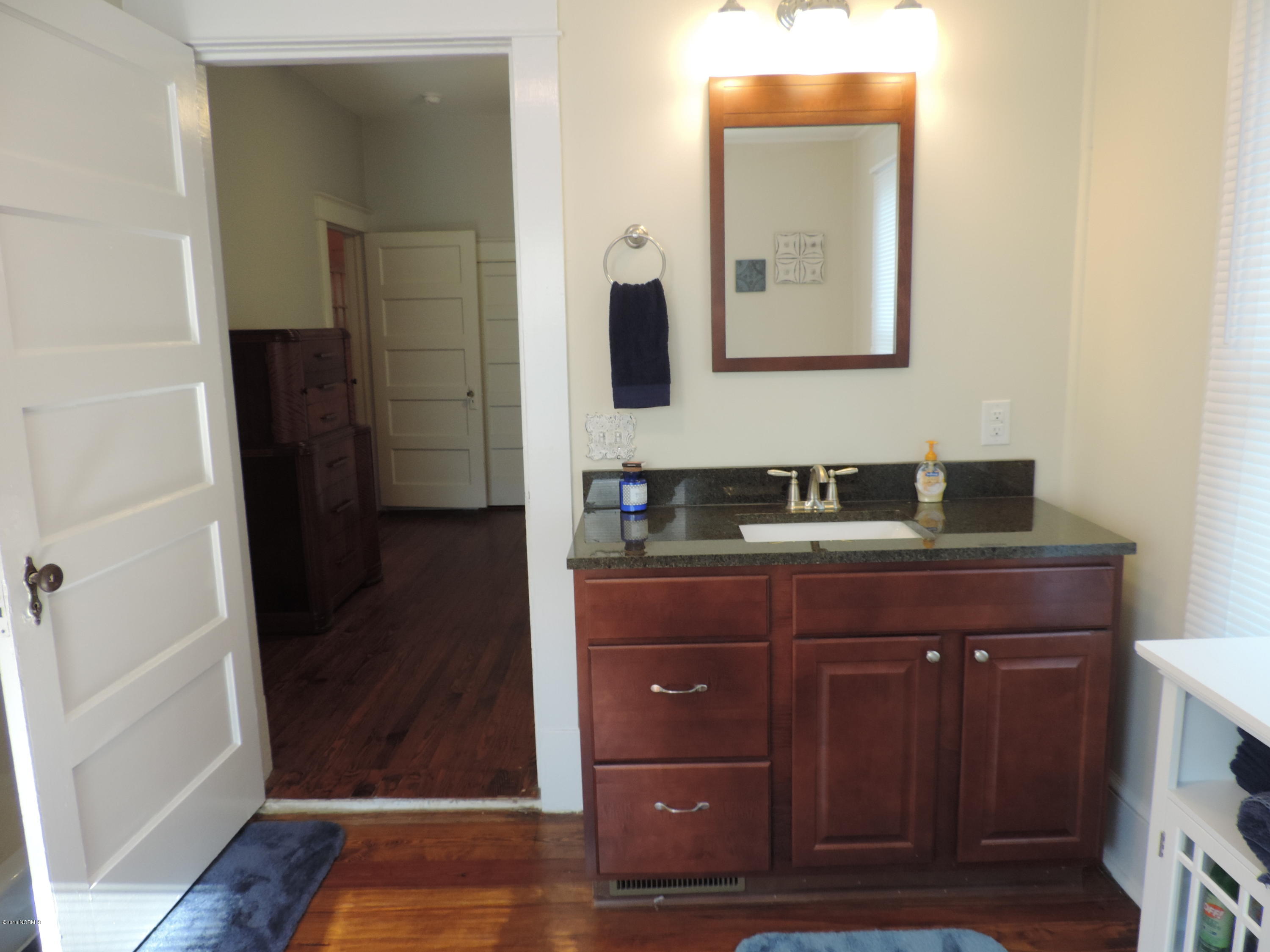 1323 Rhem Avenue New Bern, NC 28560 - Photo 24 of 37 Gorgeous vanity