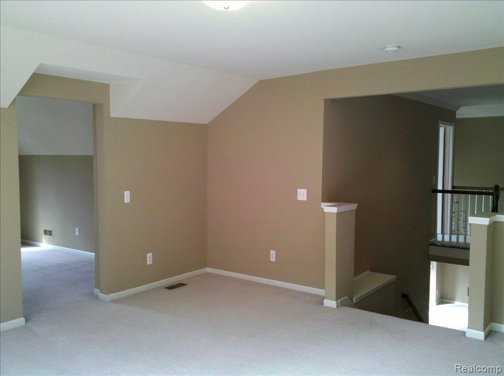 1369 Ross Lane Rochester, MI 48306 - Photo 8 of 14 2011-07-23_10-30-35_559