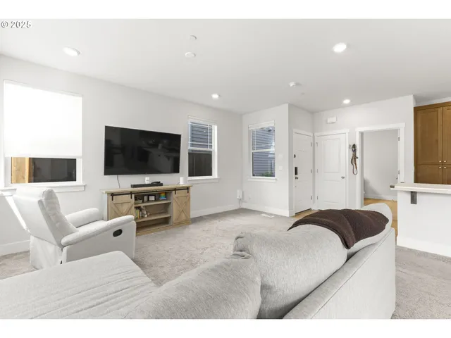 $459,900 | 18400 Southwest Sugarloaf Lane, Beaverton, OR 97007