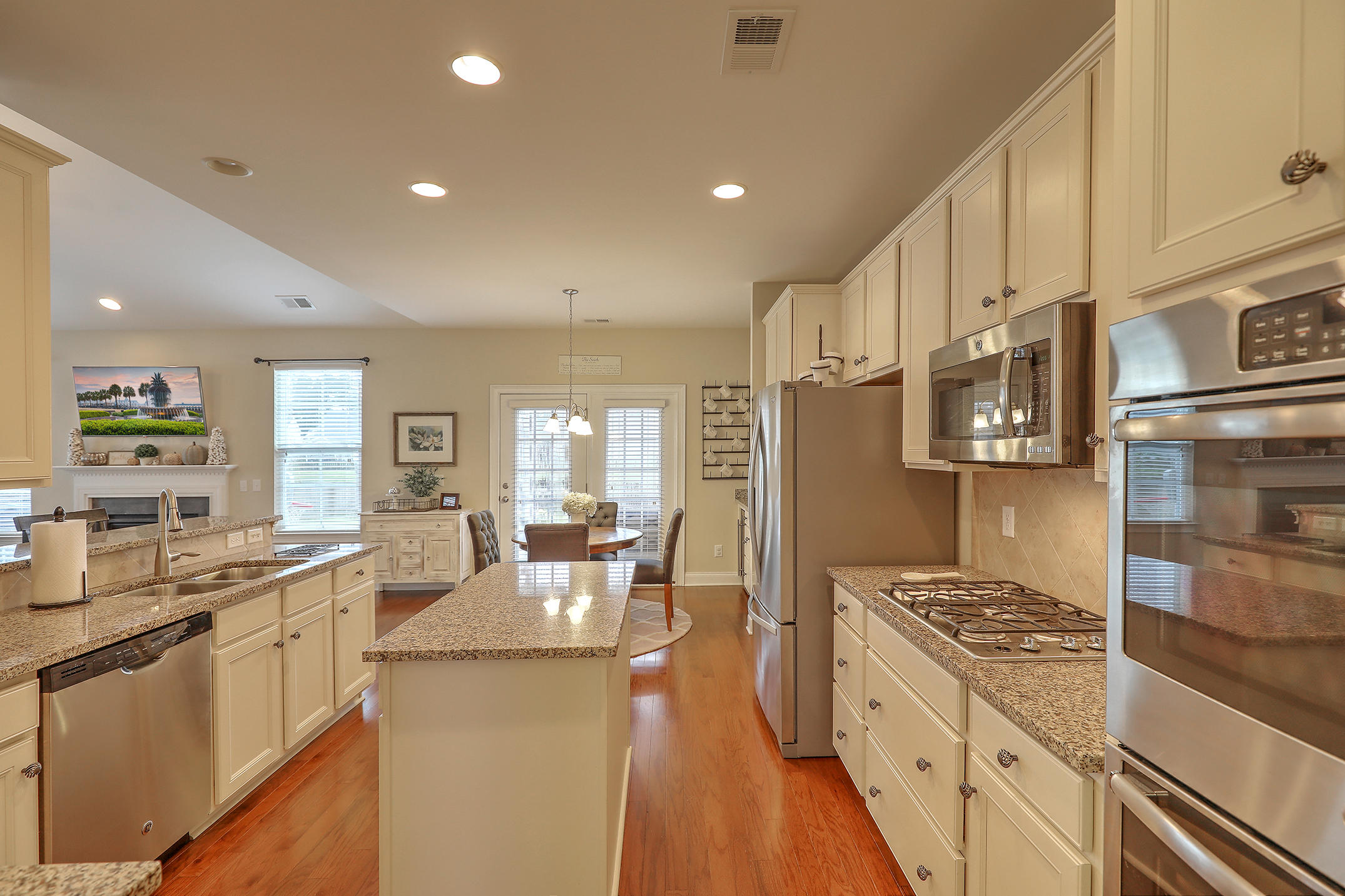 404 Spectrum Road Summerville, SC 29486 - Photo 14 of 31 1R3A1491_2_3