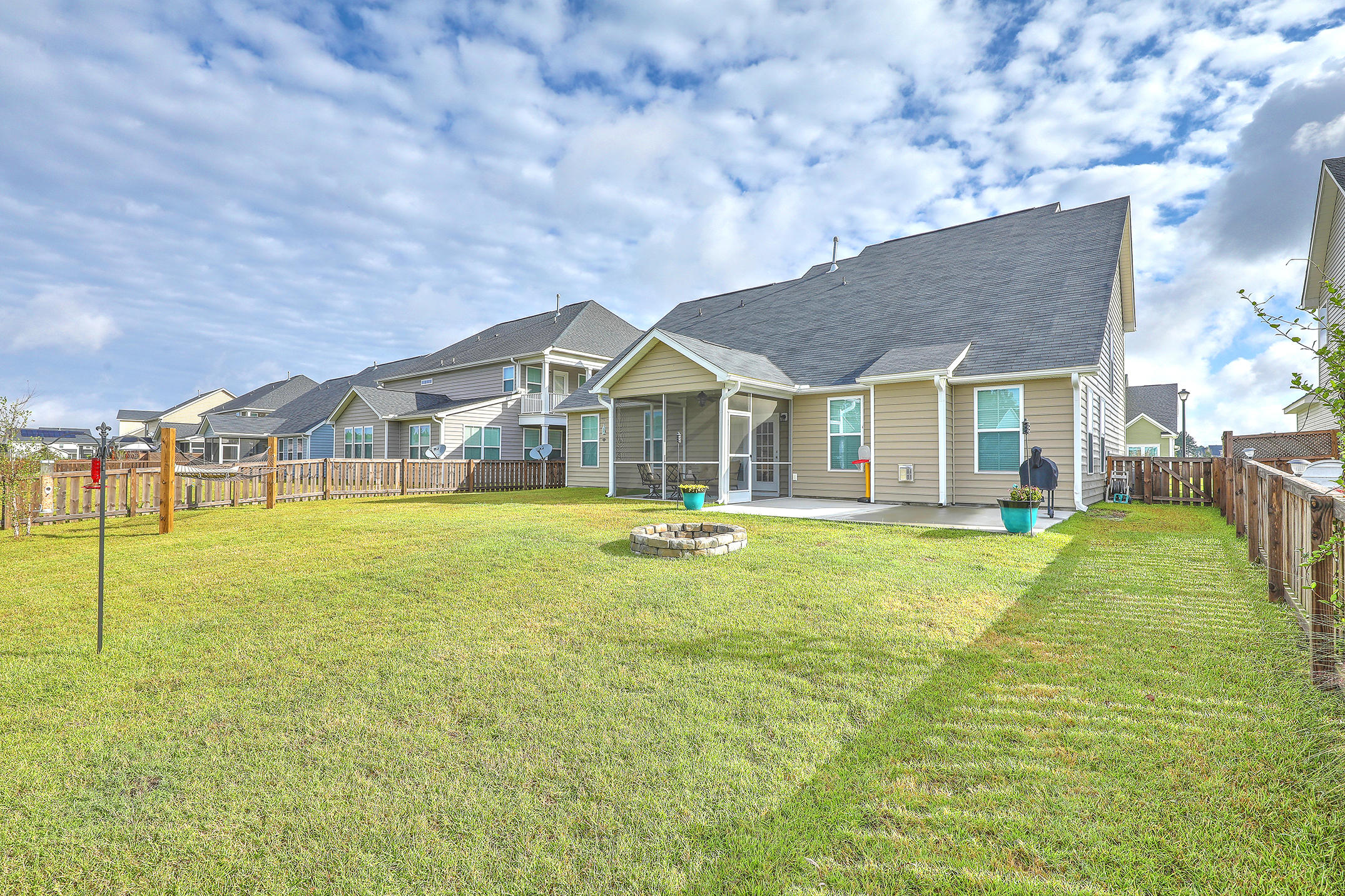 404 Spectrum Road Summerville, SC 29486 - Photo 30 of 31 1R3A1822_3_4