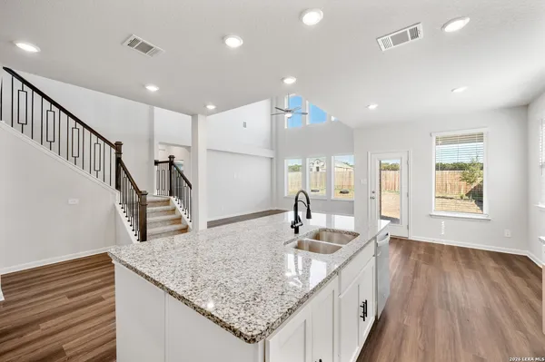 $3,500 | 11347 Acorn Bluff, San Antonio, TX 78254