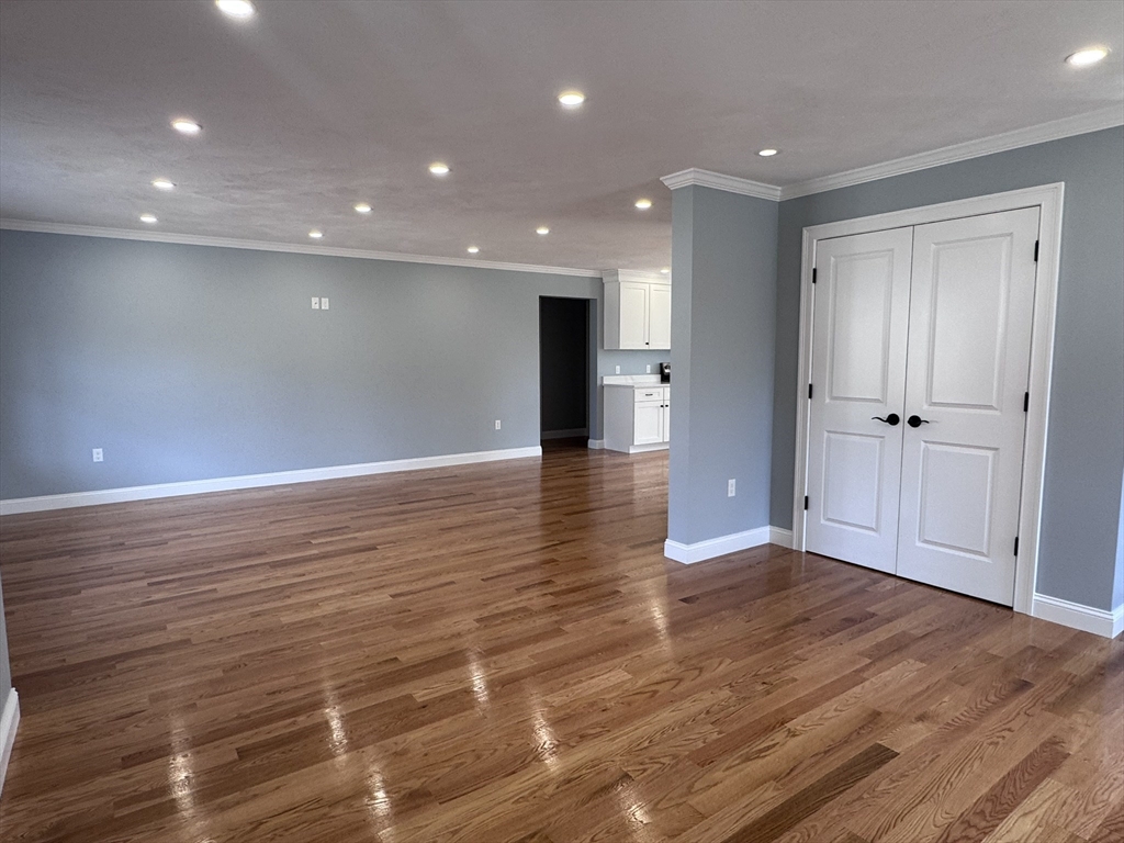 191 East Spring Street Avon, MA 02322 - Photo 7 of 33
