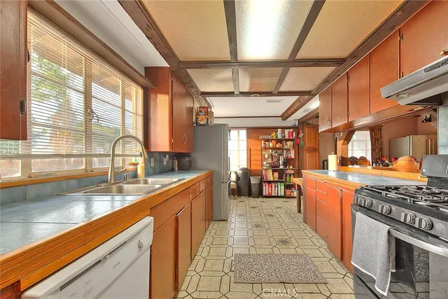 $499,900 | 18087 San Bernardino Avenue, Bloomington, CA 92316