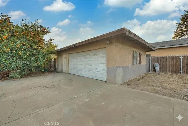 $499,900 | 18087 San Bernardino Avenue, Bloomington, CA 92316