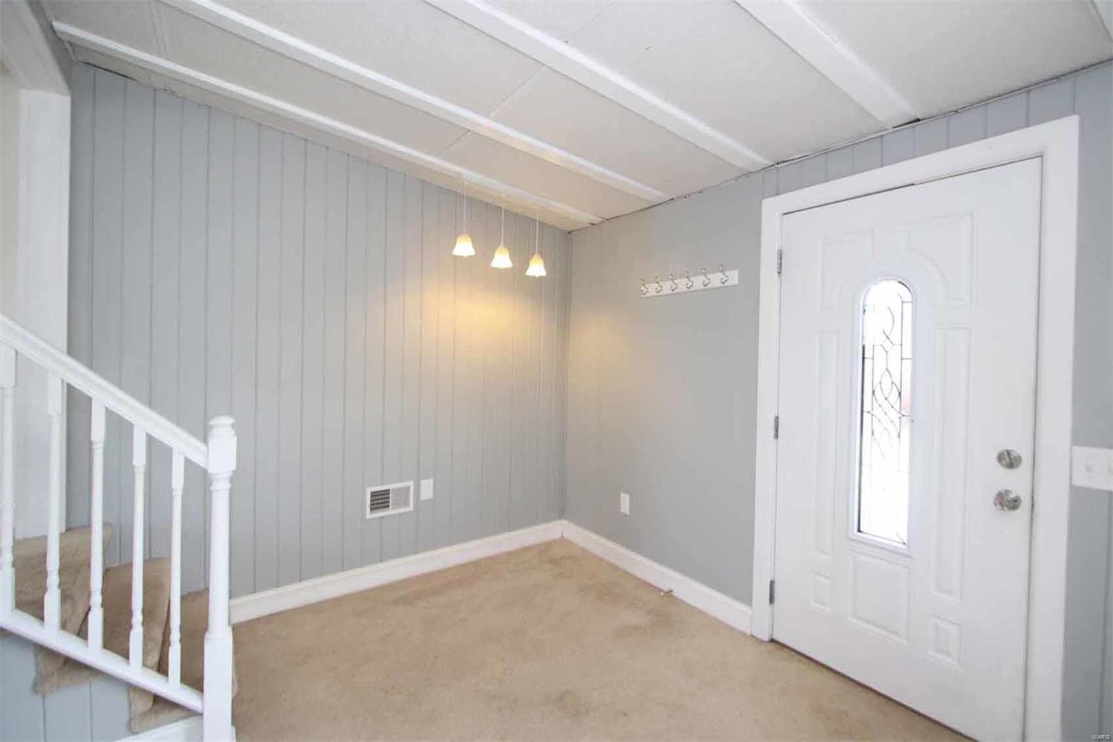 127 East 6th Street Roxana, IL 62084 - Photo 3 of 44