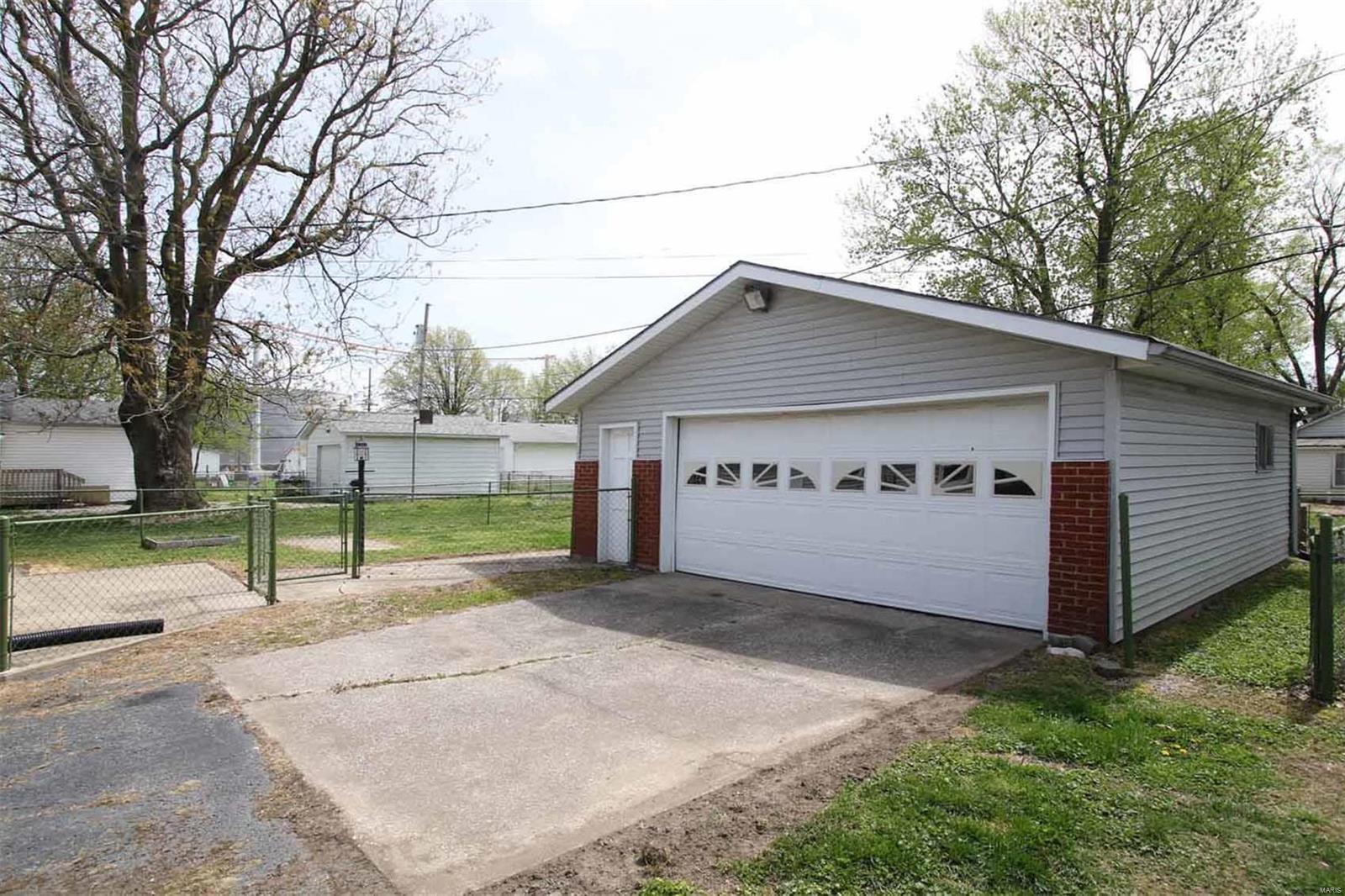 127 East 6th Street Roxana, IL 62084 - Photo 35 of 44