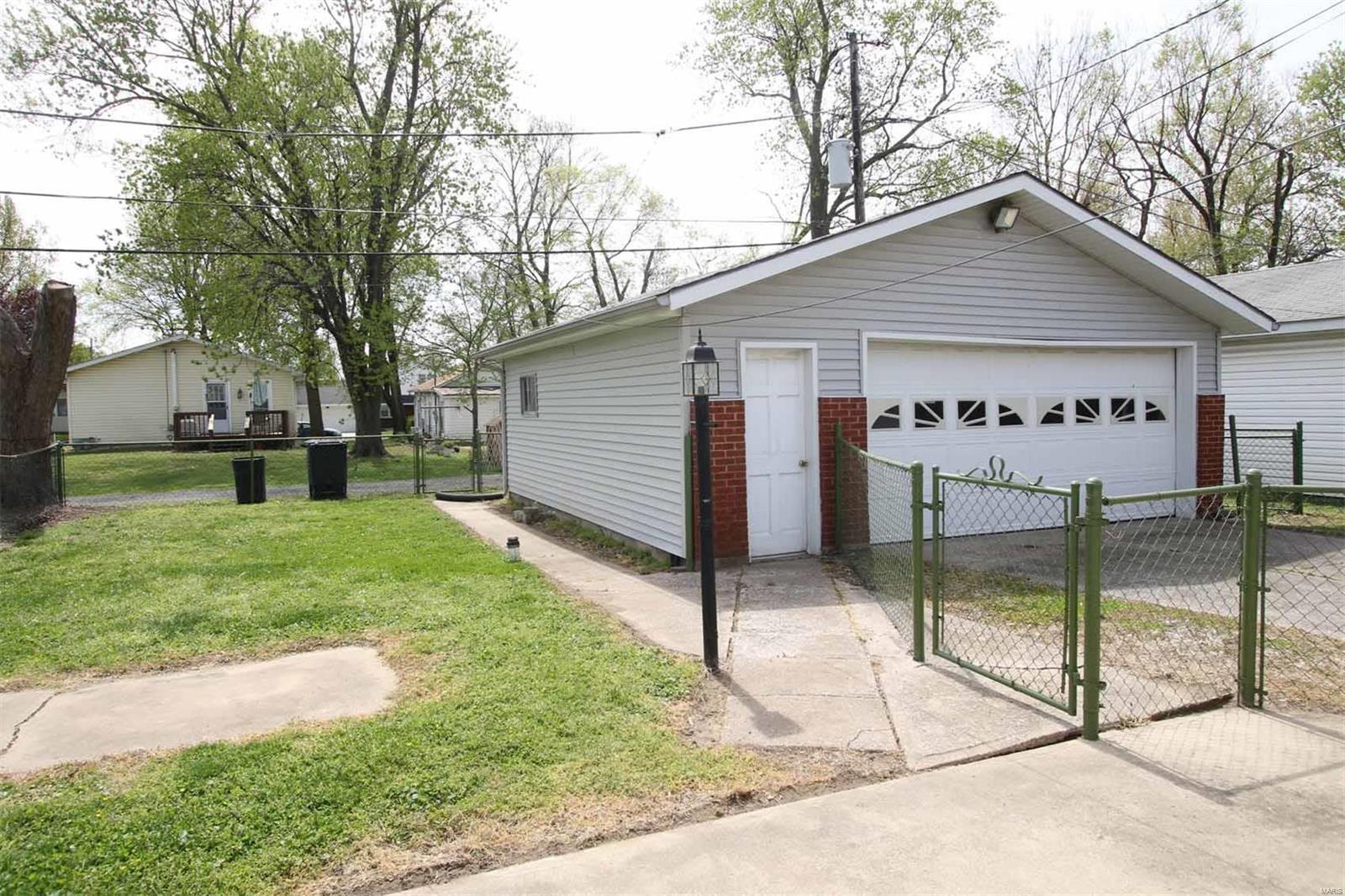 127 East 6th Street Roxana, IL 62084 - Photo 37 of 44