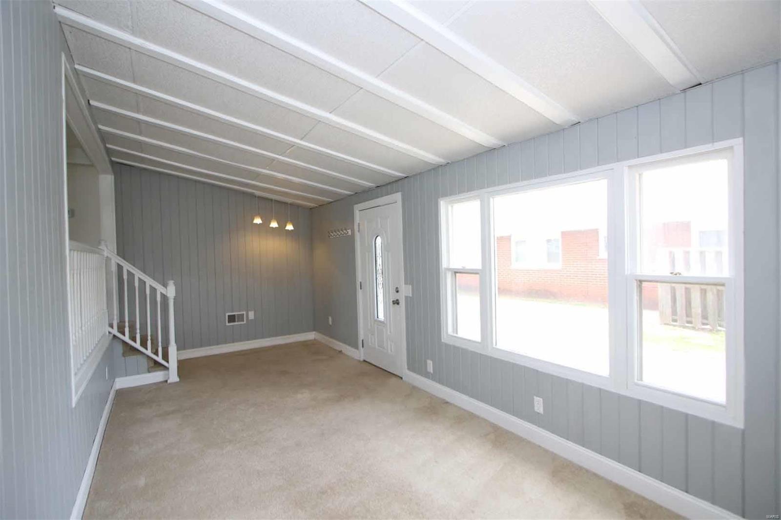 127 East 6th Street Roxana, IL 62084 - Photo 5 of 44