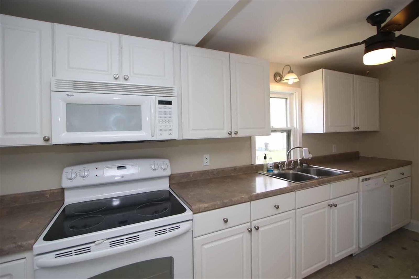 127 East 6th Street Roxana, IL 62084 - Photo 10 of 44