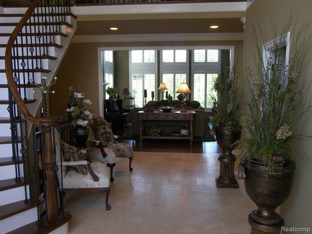 1134 Autumnview Drive Rochester, MI 48307 - Photo 3 of 19 Foyer 1