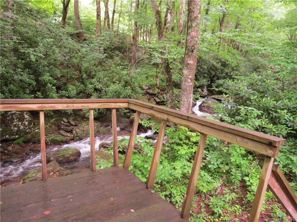 142 Cold Spring Road Burnsville, NC 28714 - Photo 27 of 34 a view of a small yard