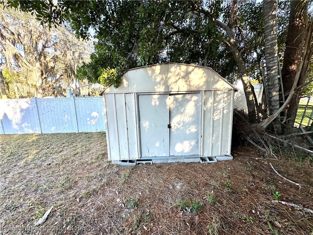 2110 Cleveland Road Sebring, FL 33870 - Photo 13 of 35