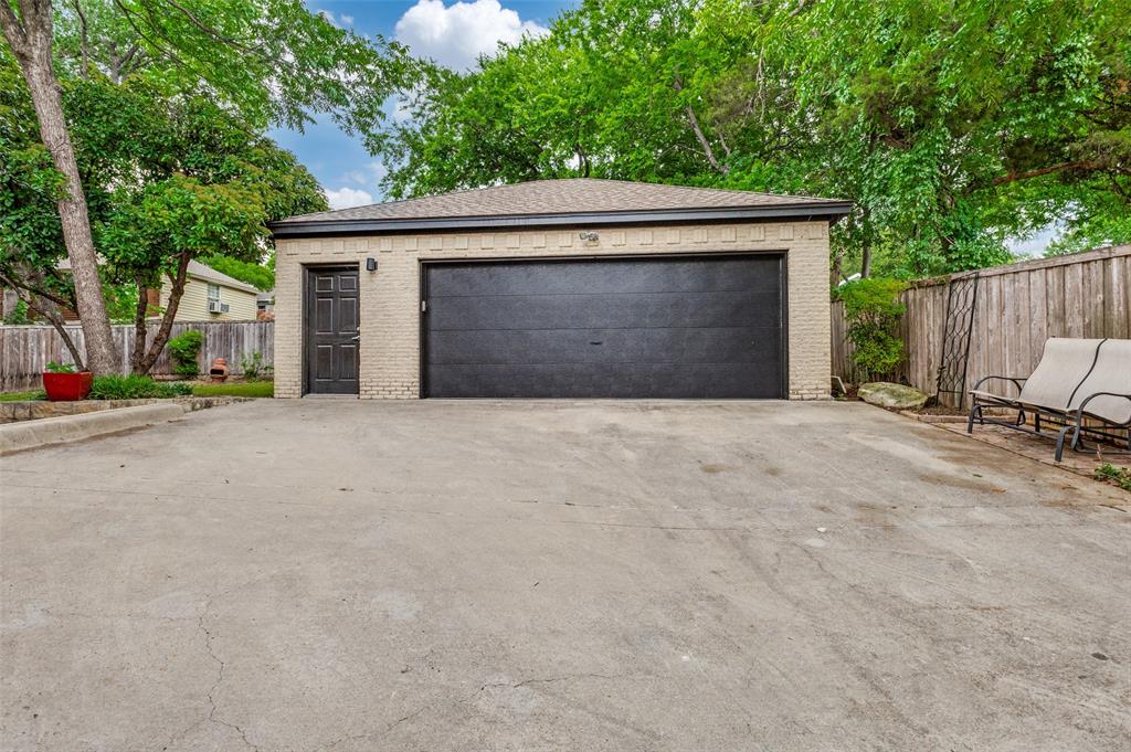 702 North Hampton Road Dallas, TX 75208 - Photo 32 of 35