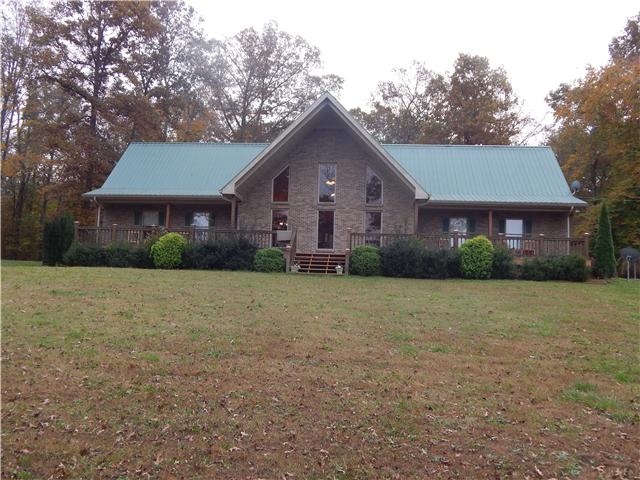 976 Spring Street Charlotte, TN 37036 - Photo 1 of 13 Gallery Image 1