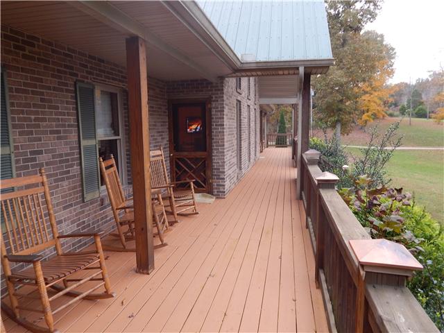 976 Spring Street Charlotte, TN 37036 - Photo 4 of 13 Gallery Image 4