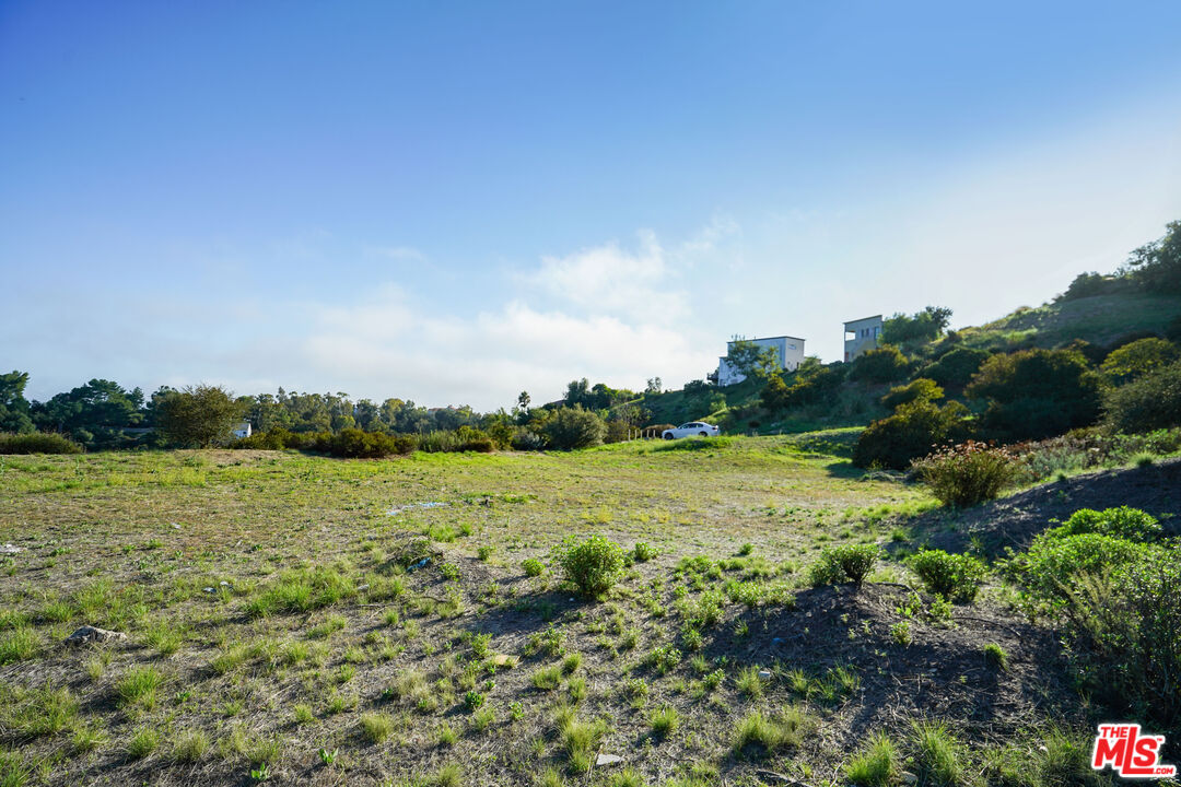 21653 Saddle Peak Road Topanga, CA 90290 - Photo 16 of 71 a view of an ocean and beach