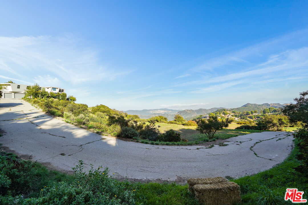 21653 Saddle Peak Road Topanga, CA 90290 - Photo 19 of 71 an aerial view of a houses with a yard