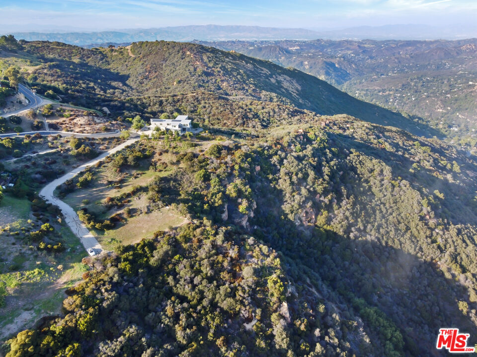 21653 Saddle Peak Road Topanga, CA 90290 - Photo 31 of 71 a view of a city