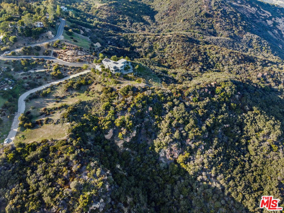 21653 Saddle Peak Road Topanga, CA 90290 - Photo 33 of 71