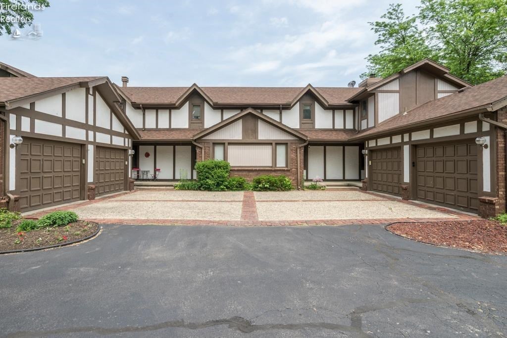 1236 Hidden Ridge Road, Unit E Toledo, OH 43615 - Photo 1 of 10 Gallery Image 1