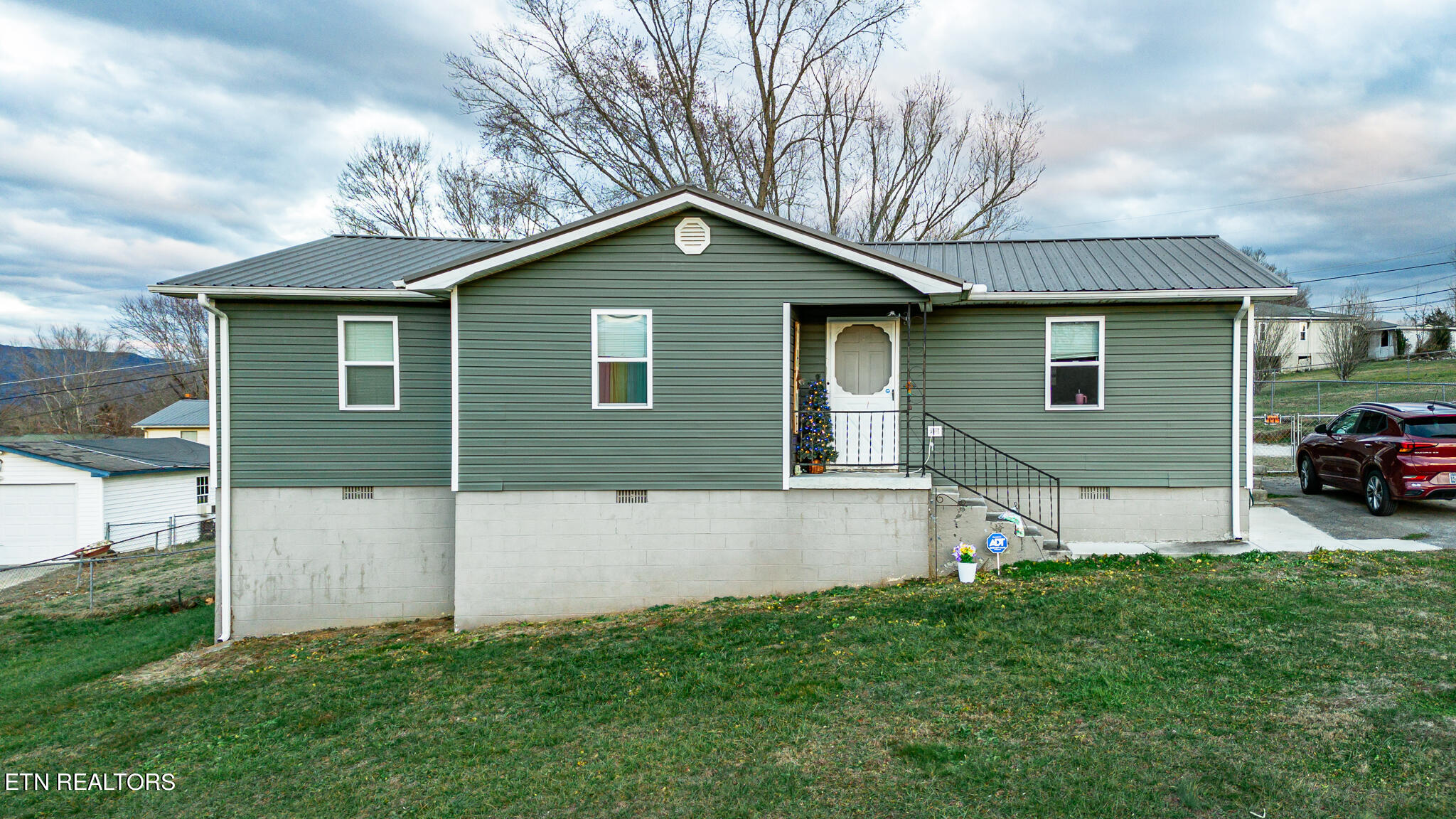 279 Valley View Road La Follette, TN 37766 - Photo 1 of 26 valleyviewd-004