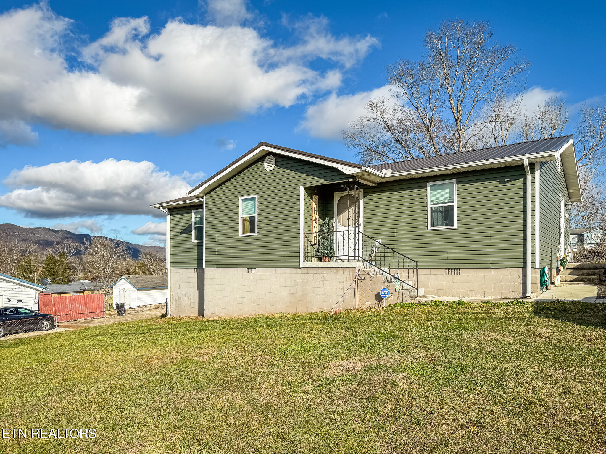 279 Valley View Road La Follette, TN 37766 - Photo 4 of 26 valleyview-03