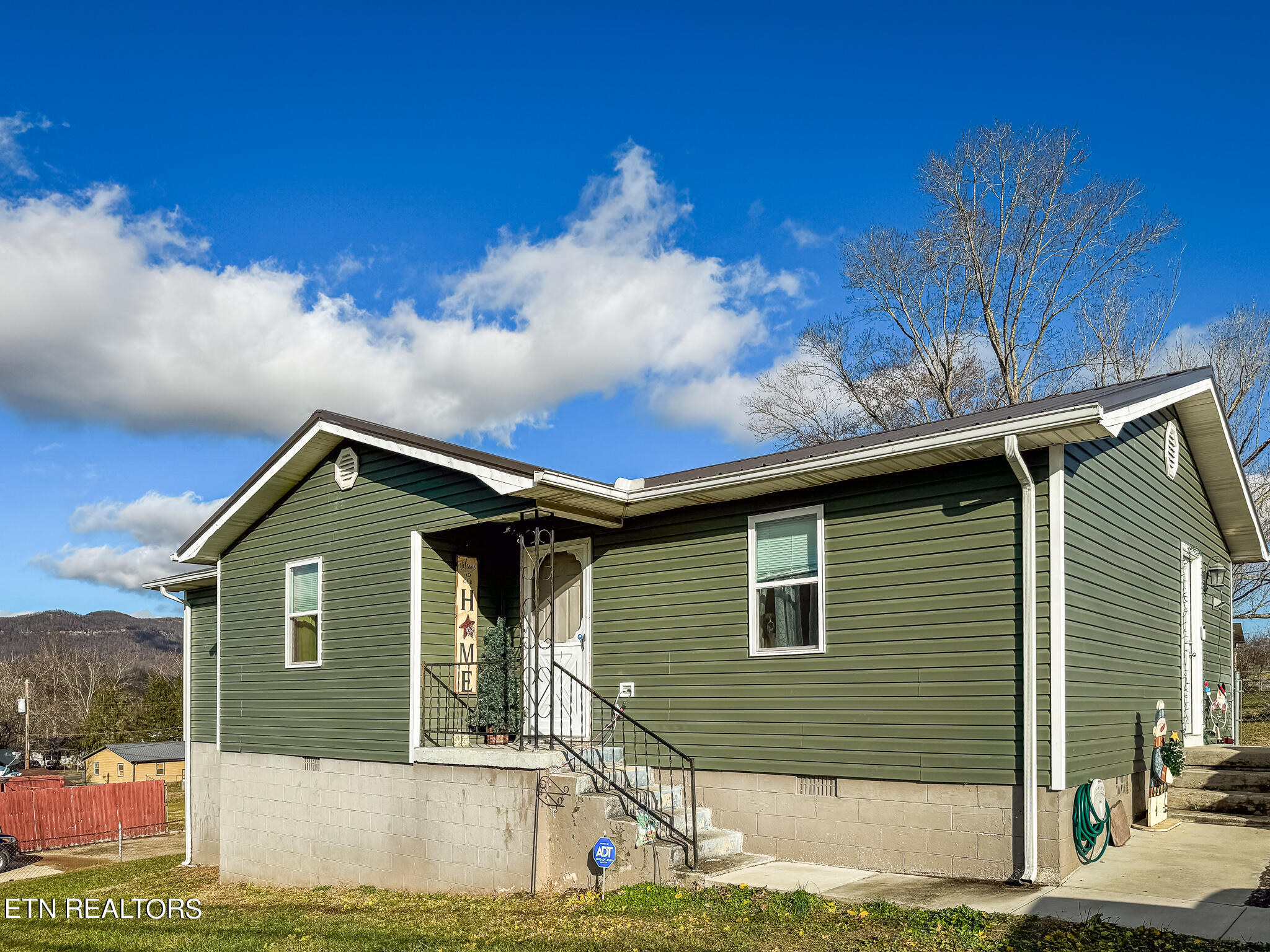 279 Valley View Road La Follette, TN 37766 - Photo 5 of 26 valleyview-04
