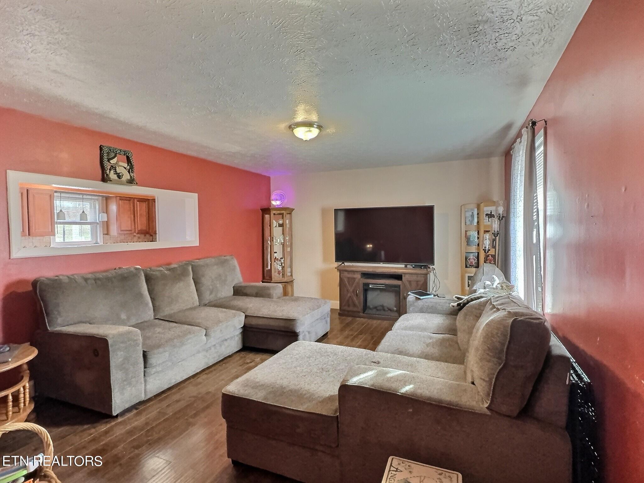 279 Valley View Road La Follette, TN 37766 - Photo 7 of 26 Living room