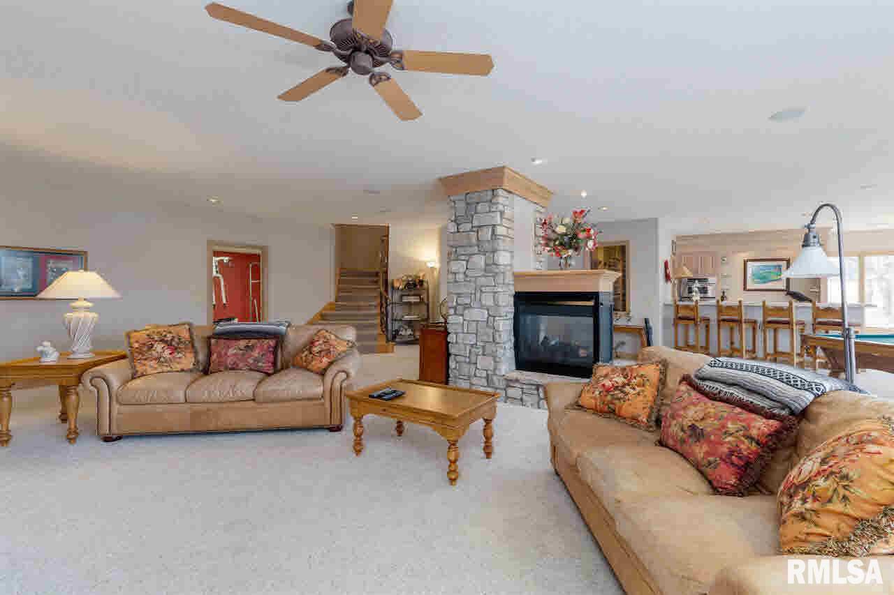 6311 James Road Bettendorf, IA 52722 - Photo 17 of 31 Gallery Image 17