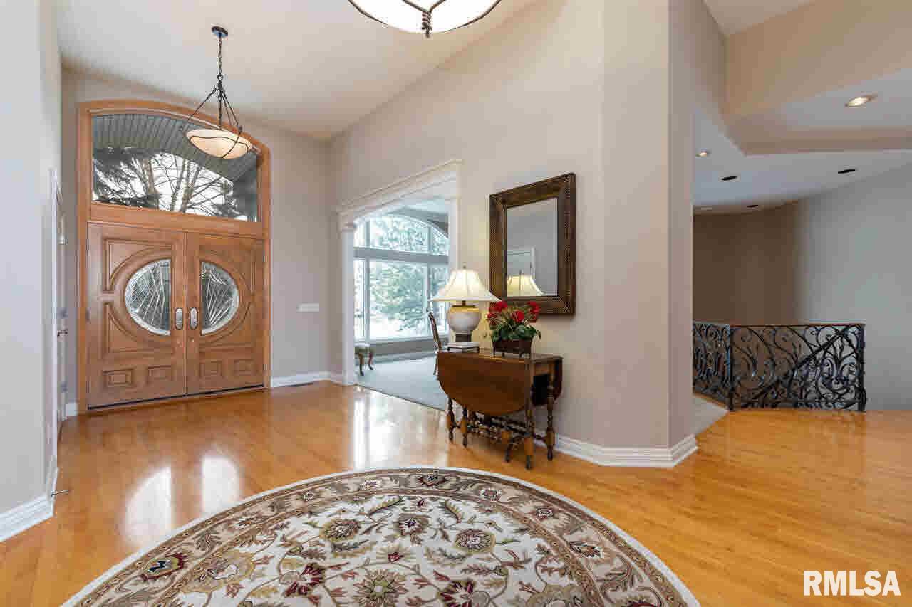 6311 James Road Bettendorf, IA 52722 - Photo 6 of 31 Gallery Image 6